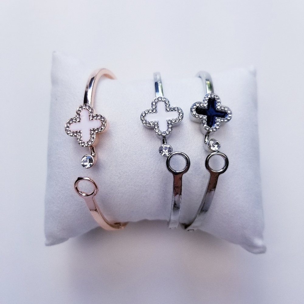 Four Leaf Clover Rose Gold Open Hinge Bangle - Picture 5 of 8